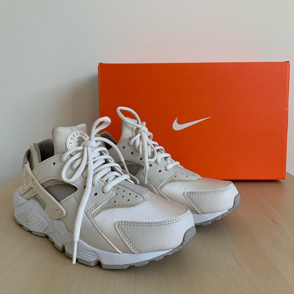 Nike Women’s Air Huarache, White
